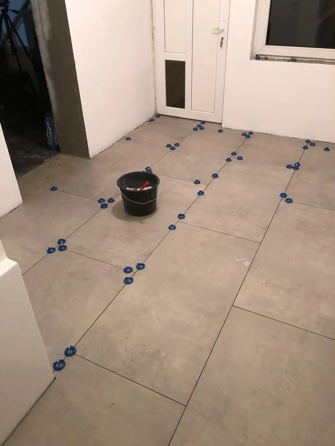 Bodenfliesen von Trofin Hausmeisterdienste 