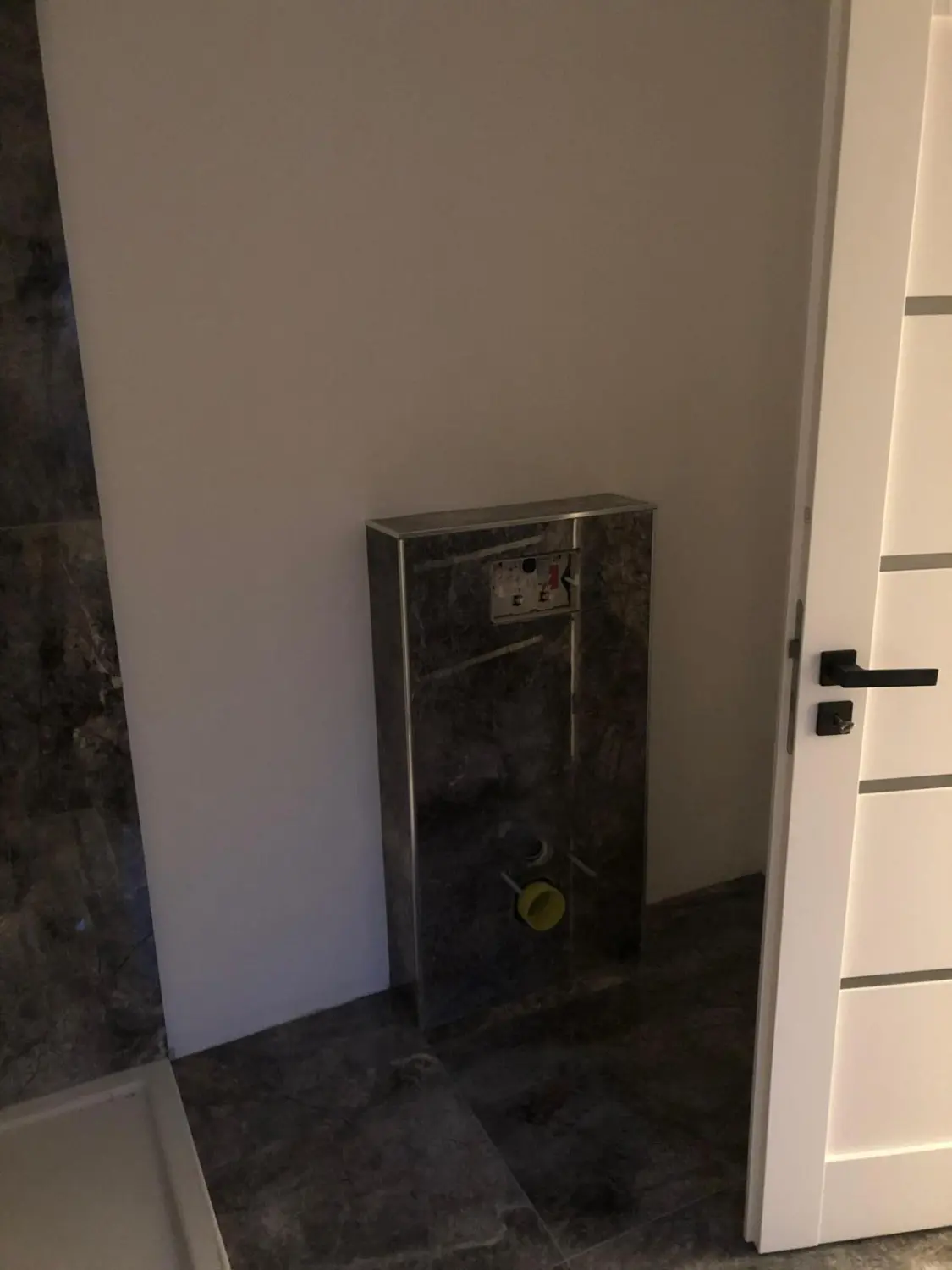 Montage von Vorwandelementen und Trockenbau  von Trofin Hausmeisterdienste 