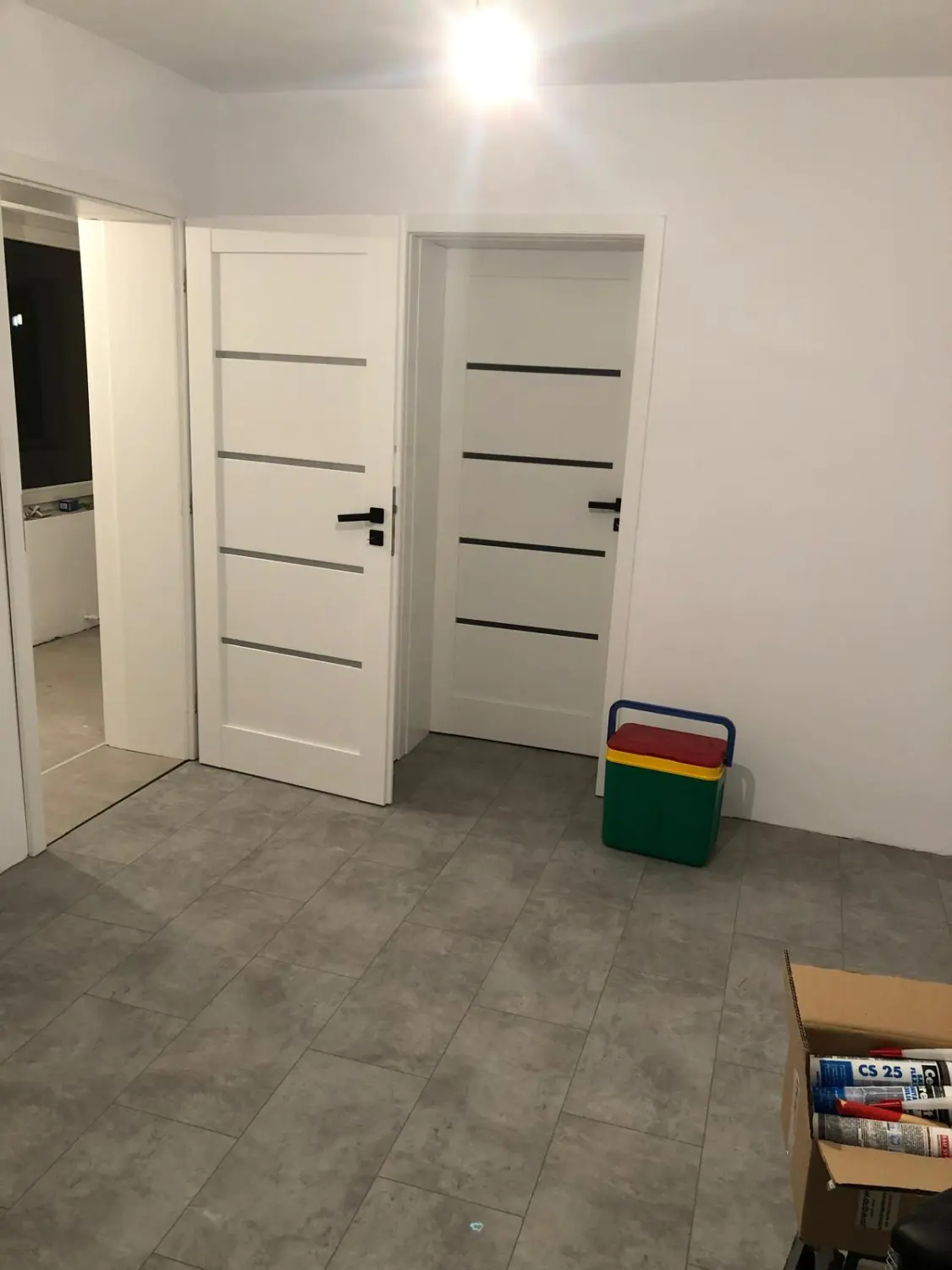 Bodenfliesen von Trofin Hausmeisterdienste 